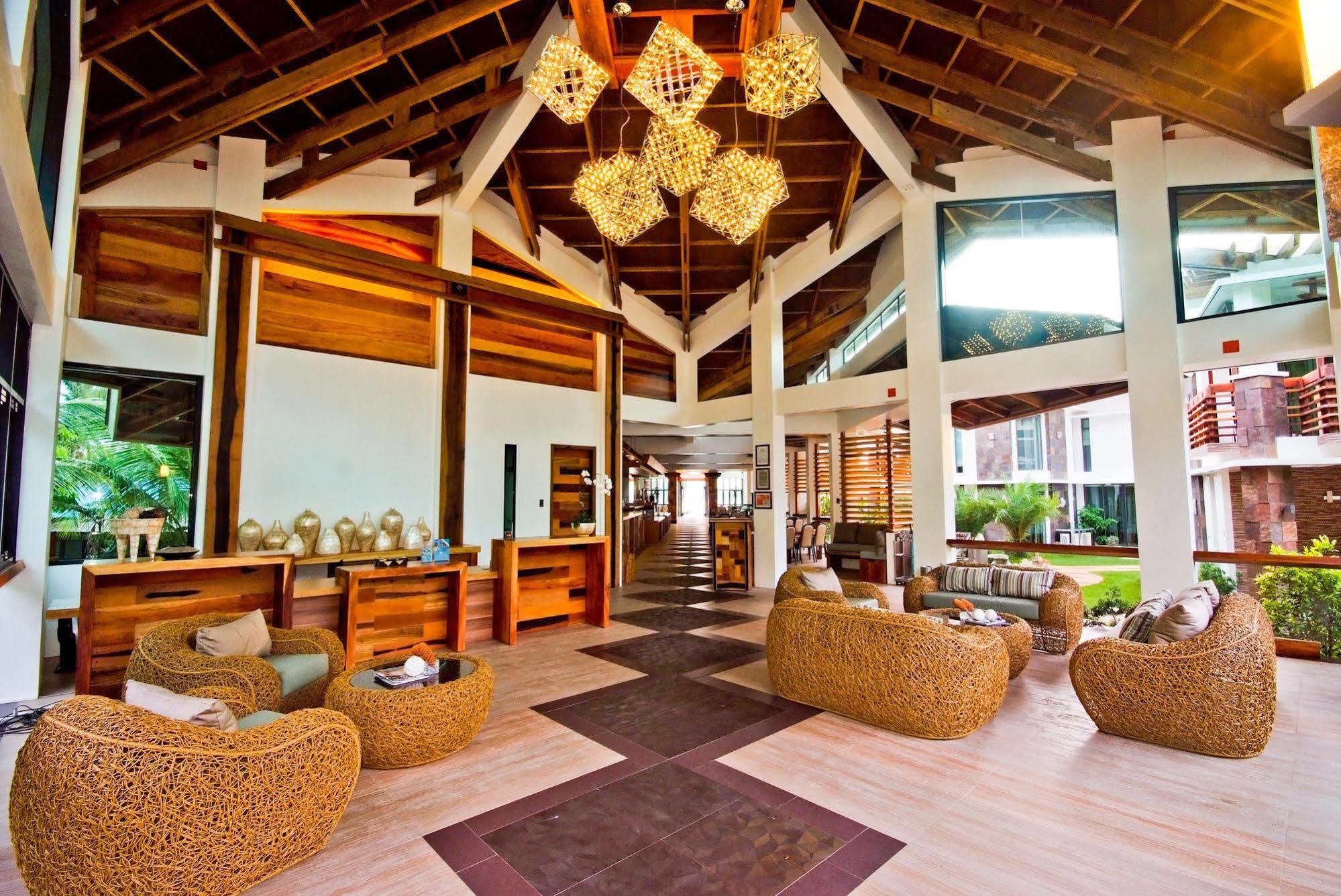 Infinity Resort Puerto Galera Exterior foto